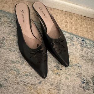 Vintage kitten heels super cute